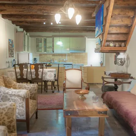 Village House 1 Apartment *